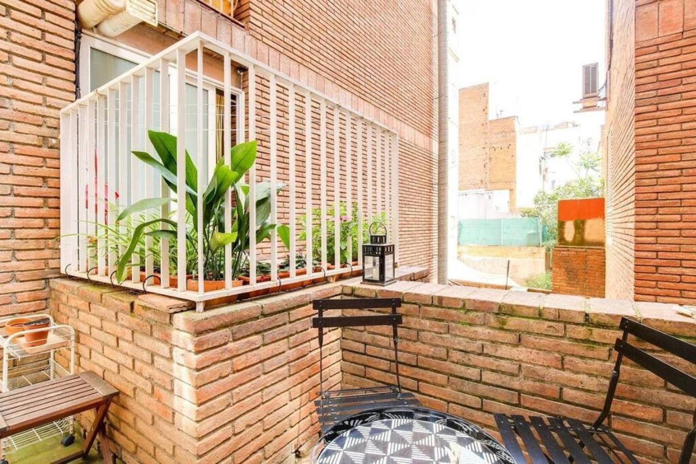 Colorful With Cozy Terrace In Gracia Διαμέρισμα Βαρκελώνη Εξωτερικό φωτογραφία